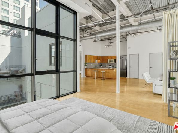 330 W 11th Street 703, Los Angeles CA 90015