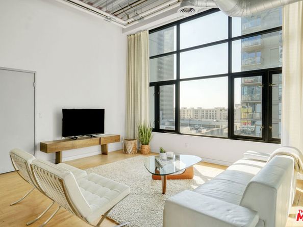 330 W 11th Street 703, Los Angeles CA 90015