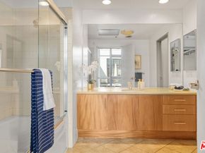 330 W 11th Street 703, Los Angeles CA 90015