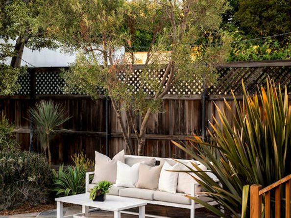 1243 S Stanley Avenue, Los Angeles CA 90019