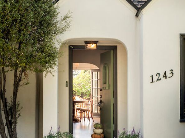 1243 S Stanley Avenue, Los Angeles CA 90019