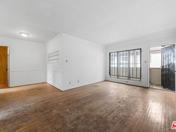 8536 Saturn Street, Los Angeles CA 90035