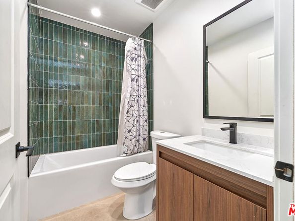 11137 Archwood Place, North Hollywood CA 91606
