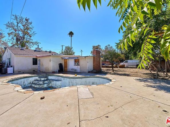 11137 Archwood Place, North Hollywood CA 91606