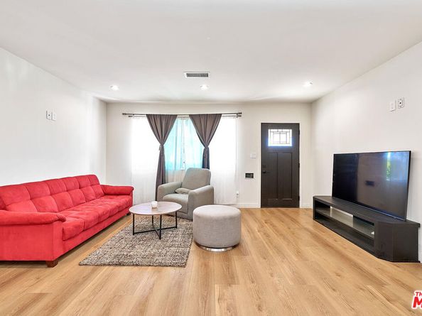 11137 Archwood Place, North Hollywood CA 91606