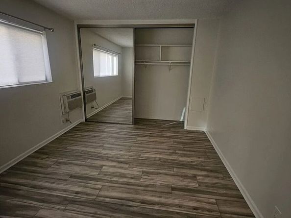 2130 N Beachwood Drive, Los Angeles CA 90068