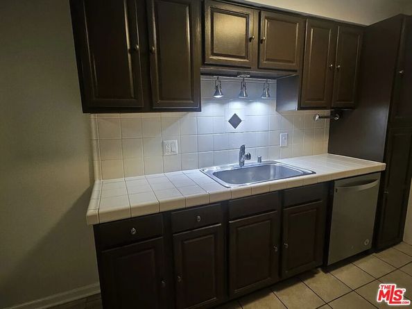 2130 N Beachwood Drive, Los Angeles CA 90068