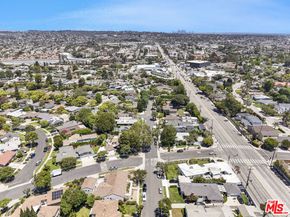 7803 Flight Ave, Los Angeles CA 90045