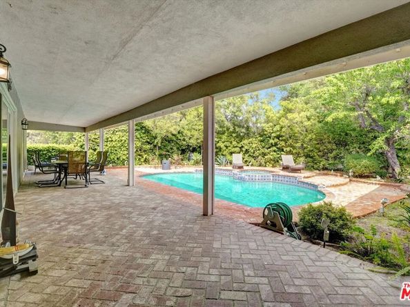 3530 Royal Woods Drive, Sherman Oaks CA 91403