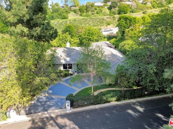 3530 Royal Woods Drive, Sherman Oaks CA 91403