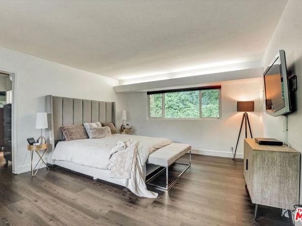 3530 Royal Woods Drive, Sherman Oaks CA 91403