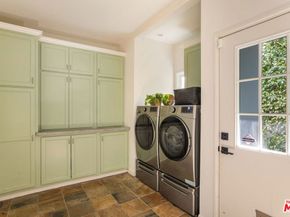 4133 Camellia Avenue, Studio City CA 91604