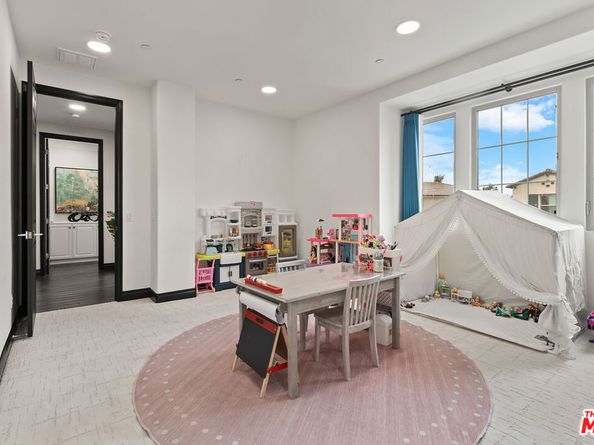 55 Suede, Irvine CA 92602