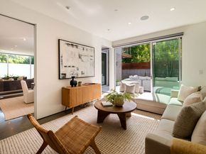 2009 Montana Avenue, Santa Monica CA 90403