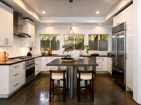 2009 Montana Avenue, Santa Monica CA 90403