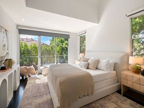 2009 Montana Avenue, Santa Monica CA 90403