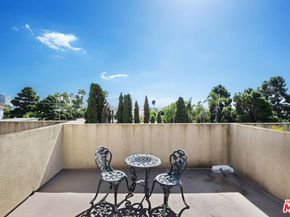 1043 11th Street 3, Santa Monica CA 90403