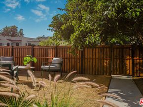 2046 S Burnside Avenue, Los Angeles CA 90016