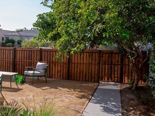 2046 S Burnside Avenue, Los Angeles CA 90016