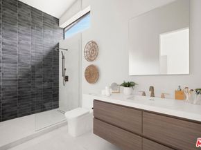 2814 Roscomare Road, Los Angeles CA 90077