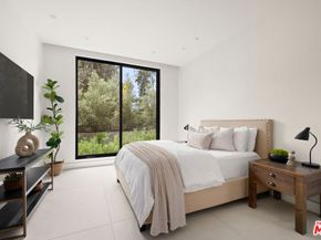 2814 Roscomare Road, Los Angeles CA 90077