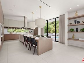2814 Roscomare Road, Los Angeles CA 90077
