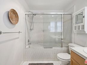 1043 11th Street 3, Santa Monica CA 90403