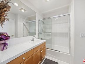 1043 11th Street 3, Santa Monica CA 90403