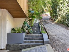 9976 Westwanda Drive, Beverly Hills CA 90210