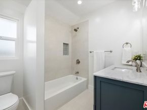 7045 Varna Avenue, North Hollywood CA 91605