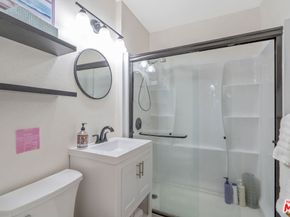 41 Vicente Terrace, Santa Monica CA 90401