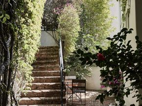 7902 Fareholm Drive, Los Angeles CA 90046