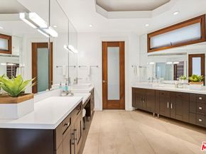 8827 Evanview Drive, Los Angeles CA 90069