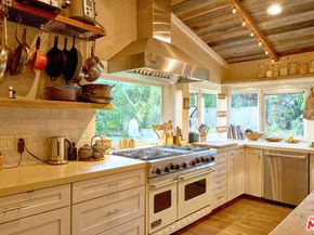 22068 Topanga School Road, Topanga CA 90290