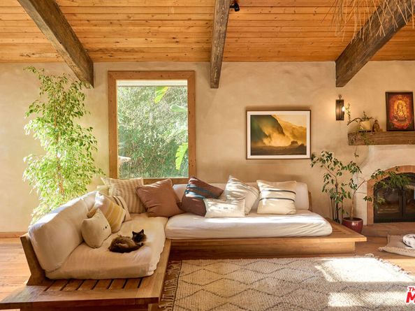 22068 Topanga School Road, Topanga CA 90290