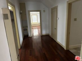 1945 S Bronson Avenue, Los Angeles CA 90018