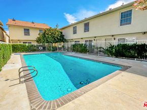 10065 De Soto Avenue 304, Chatsworth CA 91311