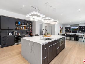 5131 Etiwanda Avenue, Tarzana CA 91356