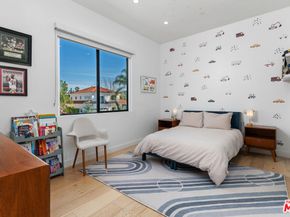 5131 Etiwanda Avenue, Tarzana CA 91356