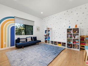 5131 Etiwanda Avenue, Tarzana CA 91356