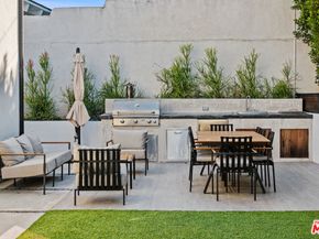 5131 Etiwanda Avenue, Tarzana CA 91356