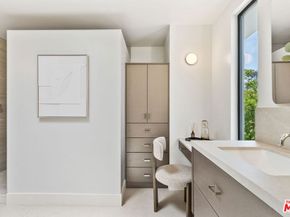 2380 Venus Drive, Los Angeles CA 90046