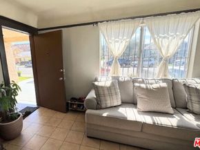 545 W 41st Street, Los Angeles CA 90037