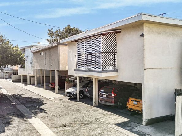 1800 S Bundy Drive, Los Angeles CA 90025