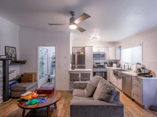 5907 S Van Ness Avenue, Los Angeles CA 90047