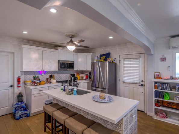 5907 S Van Ness Avenue, Los Angeles CA 90047