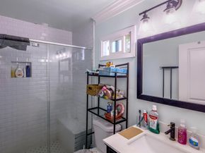 5907 S Van Ness Avenue, Los Angeles CA 90047