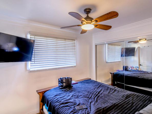 5907 S Van Ness Avenue, Los Angeles CA 90047