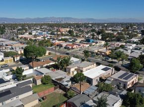 5907 S Van Ness Avenue, Los Angeles CA 90047