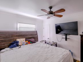 5907 S Van Ness Avenue, Los Angeles CA 90047